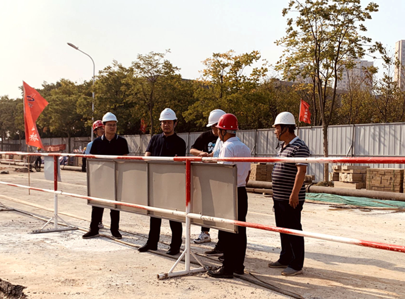 六安市重點工程建設(shè)管理處黨組書記、主任陳斌到長安路南延項目檢查指導(dǎo)工作