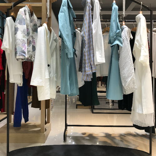 歌莉婭20夏杭精品連衣裙 解讀品牌折扣尾貨的走份批發(fā)模式