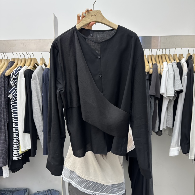 260316-0076 解讀服裝服飾批發(fā)行業(yè)的現(xiàn)狀與未來趨勢